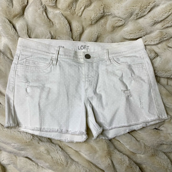 LOFT Pants - LOFT Ivory Off-White Stretch Polka Dot Distressed Cutoff Jean Shorts Sz 27/4